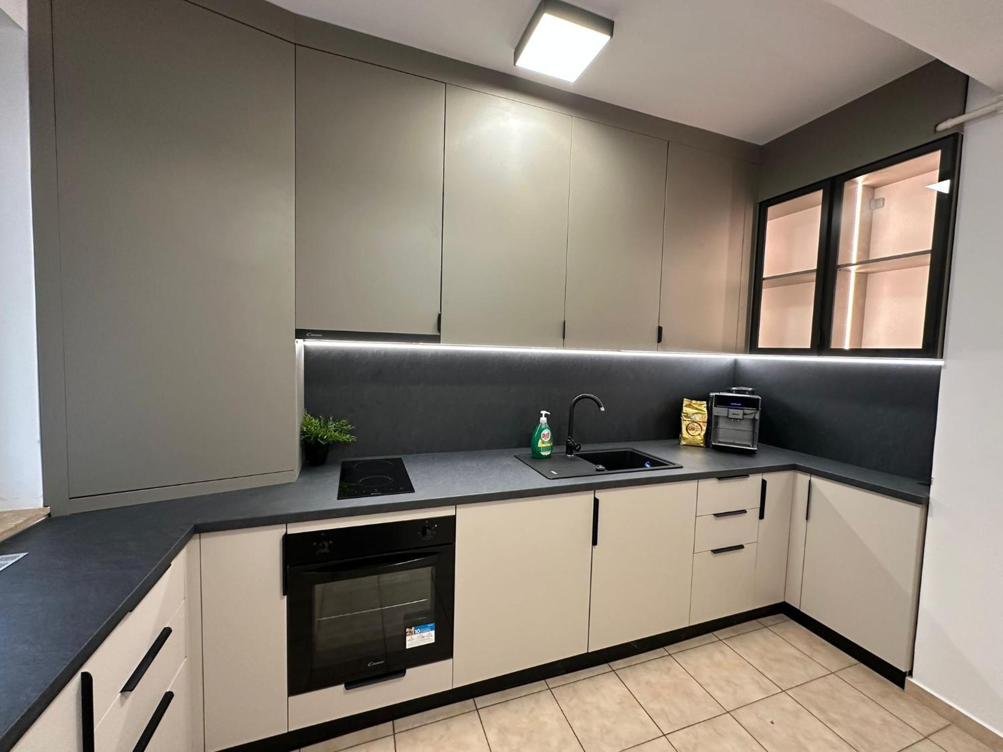 Centru Unirii Luxury Vip Palmier Apartament 2 Camere Cu Terasa Exterioara Amenajata ! Parcare Subterana Privata Climatizata Si Supravegheata Video Dar Doar Cu Rezervare In Limita Locurilor Disponibile !Proprietate In Regim Hoteliep - Nu Are Bucatarie Bucharest Luaran gambar